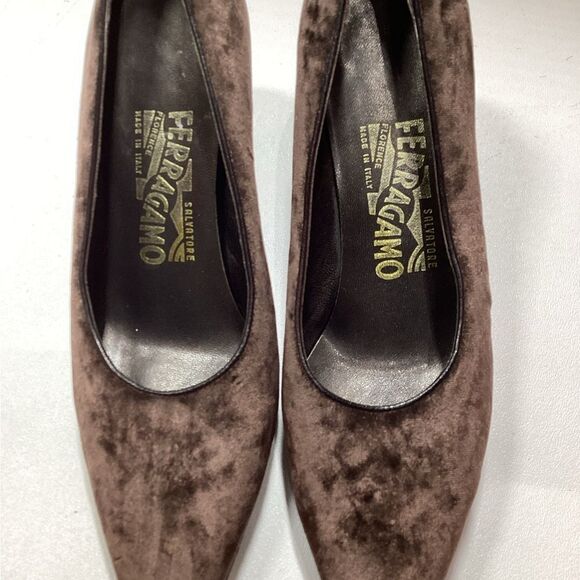 Salvatore Ferragamo‎ Vintage Brown Velvet  Leather Heels Size 6.5 - Picture 3 of 12